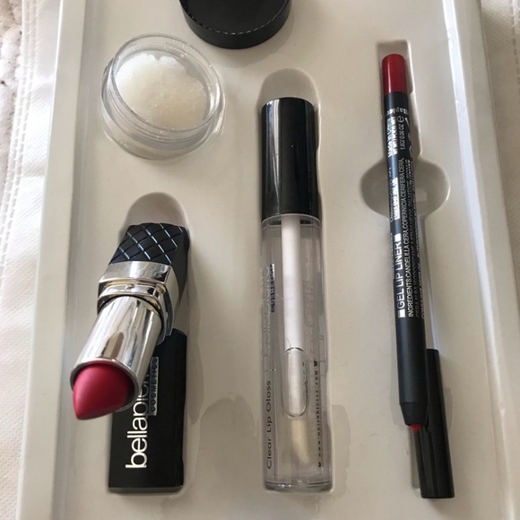Ruby Lip Kit - Picture 2 of 4